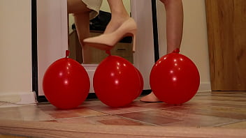 Heels crush balloons Crushing heels