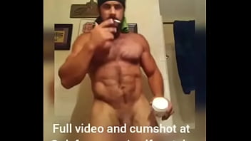 Hot Bodybuilder Flexing Nude and Stroking Big Dick