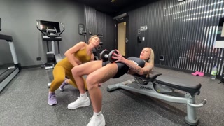A VOYEUR SPOTS SERENITY COX AND ANGIE BLOOM AT THE GYM / with cum swap