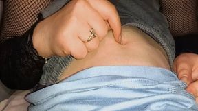 Natalie worships a man's navel MP4