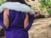 Hot cosplay chica Otaku Gaby senpai se desnuda en el bosque