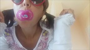 i wet my diaper with my squirt ... i m a sexy horny and i love a pacifier