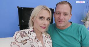 Blonde bitch fucks in front of her friend&#039;s eyes