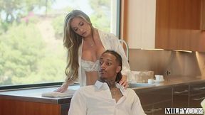 Gorgeous MILF Silvia Saige enjoys Jay Hafner's big black cock in her old muff