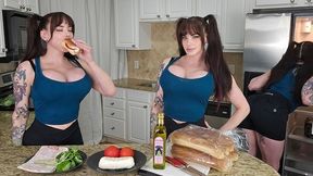 Calista Eats Snacks: The Caprese Sandwich