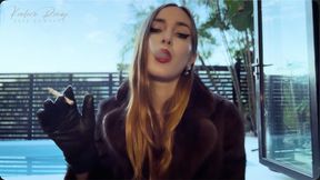 A party at my villa: you will be a hole for trash and ash