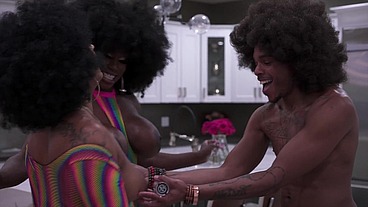 Sexy Pornstars Porsha Carrera and Ebony Mistuqe