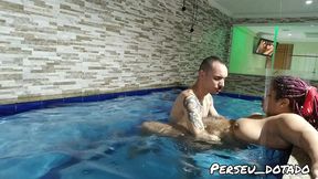 namorando gostoso com a minha namorada suzy furacao na piscina do motel