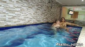 namorando gostoso com a minha namorada suzy furacao na piscina do motel
