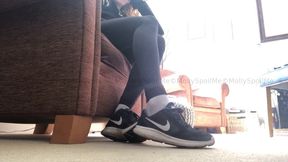 Foot ignore dangle with my trainers
