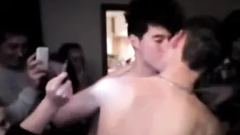 Amateur Twinks Bareback Party with Handjobs and Cum