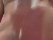 Me hice una paja brechando la vecina mientra se bañaba