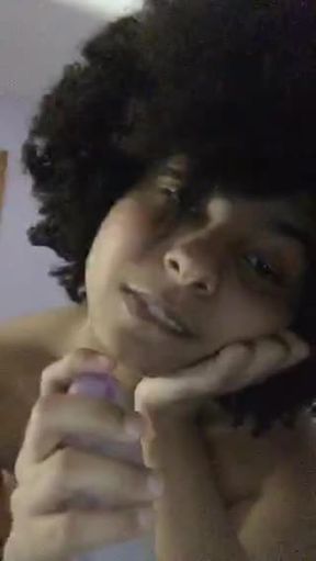 black girl with huge tits masturbates on periscope