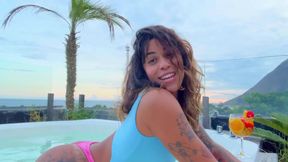 An Afternoon with Your Queen Lolah... Enjoy.