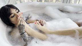 kinky bubble bath with marina maya