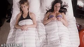 Teenage 18+ Lesbian: Kendra & Kristen- Pussy Eating