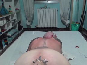 Tattooed ass hungry for fist