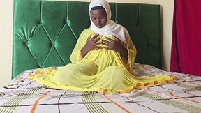 THE MUSLIM FROM SUDAN MASTURBATE HER VAGINA SHE HAS WET PUSSY
