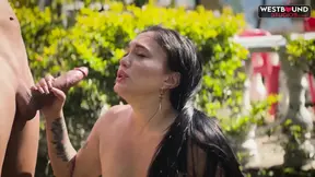 Hotty Latina Sofia Ruiz bangs ex-con stepbro and thirsty stepfather