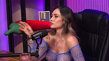 Shaved Latina busty babe wants anal at any cost