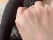 横で添い寝してくる巨乳彼女を覗いて触りたい放題する変態彼氏-日本人/素人カップル/個人撮影/美乳