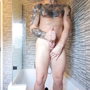 Cage warrior Carl loves a red hot shower with his huge toys and a big treat for the fans at the end