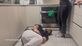 Melanie Ballbusting in the Kitchen