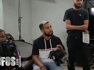 MOFOS - Cecelia Taylor, Luna Luxe, Johnny Love, Luka Hardon - Sound Hotty Gets Drilled