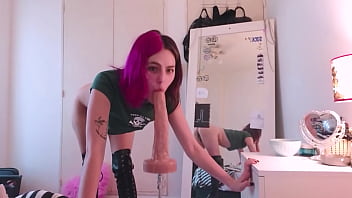 Standing ride on the fuck machine - anal