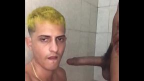 Muleque que estava jogando futebol no campo em frente ao meu port&atilde_o veio me botar pra mamar no sigilo