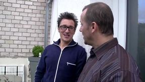 Playful Kitchen Adventures: Sensual Milf Explores Pleasure with a Surprise Vegetable!