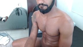 Latin stepmom and stepsister leave him hard