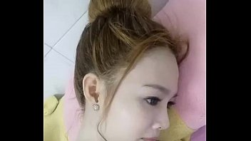 C&ocirc_ng Ch&uacute_a Banh Bướm vietnam girl show her boob 2