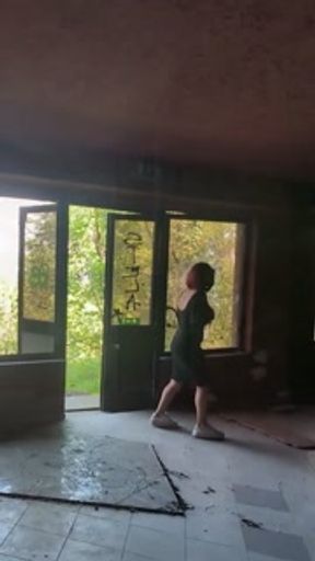 In the abandoned RUIN I get fucked by the worker!