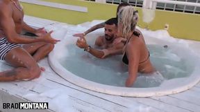 as gostosas katharine madrid e melissa lisboa participaram da banheira do brad e fizeram orgia hardcore com anal e dp - com vinny burgos, mark butt, felipe costa e jack kallahari