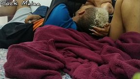 &Eacute_ muito bom fazer isso enquanto ela assiste Netflix.