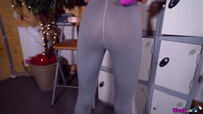 Sapphire - Wanking in the Lockeroom