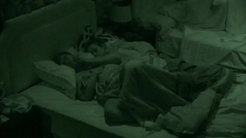 BB19 USA : Matt and Raven Handjob #2