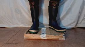 Cleated wellington boots box crush