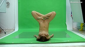 Big Tits Brunette Flexible Babe Nicol Smith