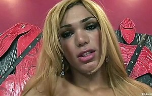 Solo blonde ts wanks off