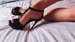 Foot fetish, cum in her high heels and drink every last drop of pussy juices