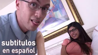 Lebanese Mia Khalifa shows a virgin how to pleasure a woman