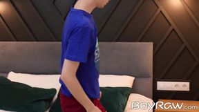 Attractive twink Al Keit shoves his huge dildo up his ass