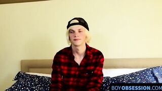 Twink blondie Kayden imparts his performance experience to everybody