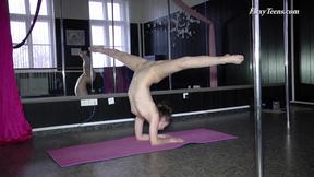 ”Acrobatic brunette virgin beauty Tamara spreading legs”