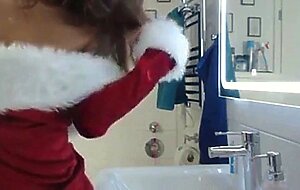 Weihnachtsengel mit grossen Brusten geniesst Sex-Spielzeug und Blowjob