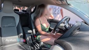 Sai sem calcinha e sem suti&atilde_, bem safadinha e pedi informa&ccedil_&otilde_es pro pintor e deixei ele me tocar