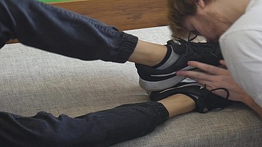 Worshiping feet of my young friend and receiving a footjob from him