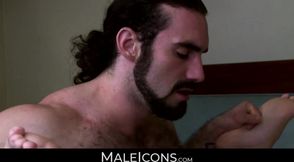 MaleIcons.com - Jaxton Wheeler's muscular physique in a raw, ass-spreading anal scene